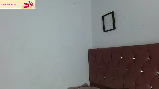 naomi campbel  online show from March 21, 1:48 pm