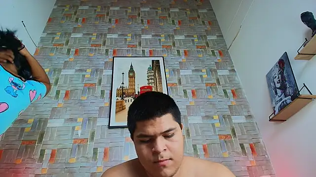 naomi campbel  online show from December 18, 9:07 pm