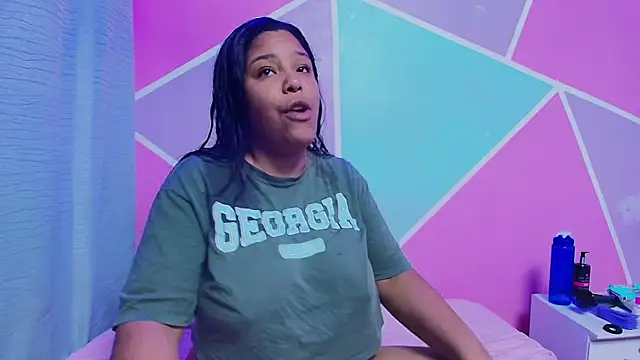 naomi campbel  online show from April 26, 1:52 pm