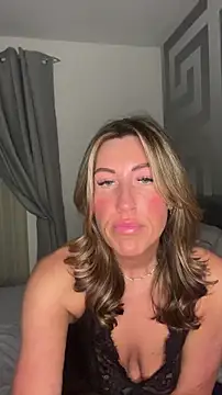 CurvyMILF Sienna online show from March 11, 9:09 pm