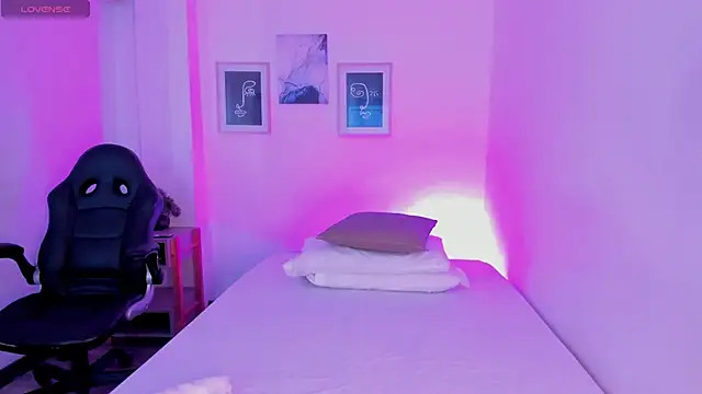 Snapshot of Anastasia_lauren chatting on November 29, 8:20 pm Anastasia lauren online show from November 29, 8:20 pm