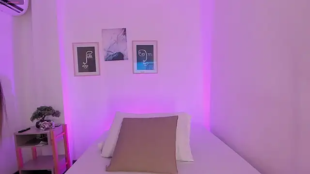 Snapshot of Anastasia_lauren chatting on February 5, 7:43 pm Anastasia lauren online show from February 5, 7:43 pm