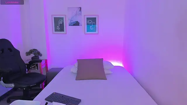 Snapshot of Anastasia_lauren chatting on December 4, 8:08 pm Anastasia lauren online show from December 4, 8:08 pm