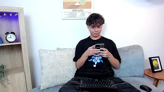 Snapshot of Honeymoon_sariel chatting on November 23, 7:46 pm Honeymoon sariel online show from November 23, 7:46 pm