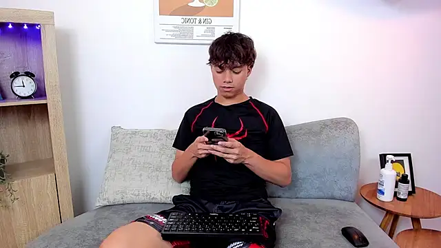 Snapshot of Honeymoon_sariel chatting on November 18, 8:23 pm Honeymoon sariel online show from November 18, 8:23 pm