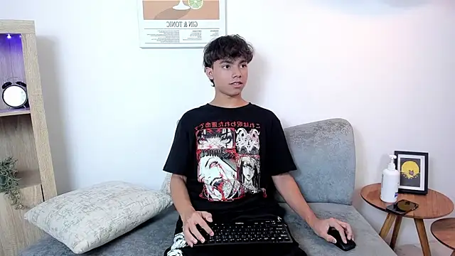 Snapshot of Honeymoon_sariel chatting on November 5, 8:23 pm Honeymoon sariel online show from November 5, 8:23 pm