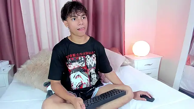 Snapshot of Honeymoon_sariel chatting on October 29, 9:03 pm Honeymoon sariel online show from October 29, 9:03 pm