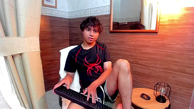 Snapshot of Honeymoon_sariel chatting on July 12, 8:20 pm Honeymoon sariel online show from July 12, 8:20 pm