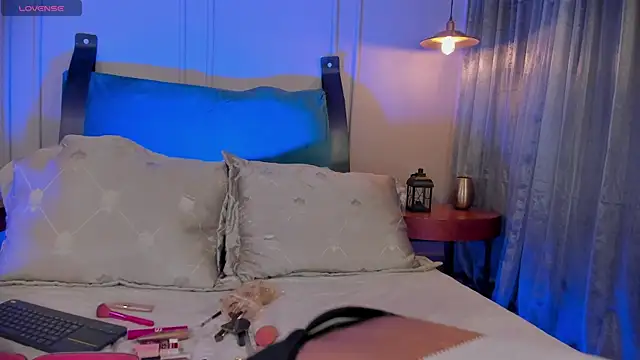Snapshot of NaishaFord_1 chatting on October 7, 1:06 am NaishaFord 1 online show from October 7, 1:06 am
