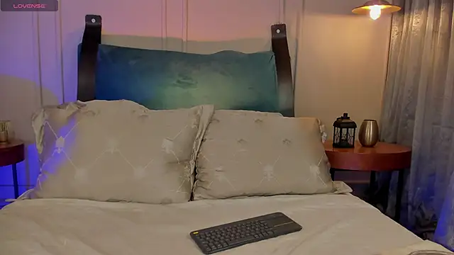 Snapshot of NaishaFord_1 chatting on October 18, 3:08 am NaishaFord 1 online show from October 18, 3:08 am