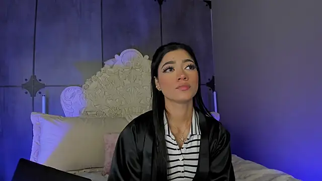 Snapshot of NaishaFord_1 chatting on October 4, 4:19 pm NaishaFord 1 online show from October 4, 4:19 pm