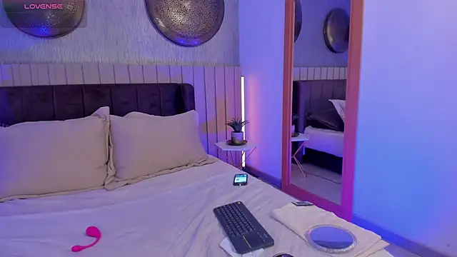 NaishaFord 1 online show from November 8, 3:21 am