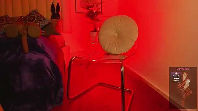 Violett Novoa online show from November 6, 12:09 pm