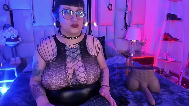 Violett Novoa online show from November 28, 12:27 pm