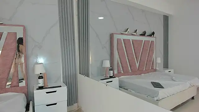 Snapshot of Megan_Sweetas chatting on October 21, 6:29 pm Megan Sweetas online show from October 21, 6:29 pm