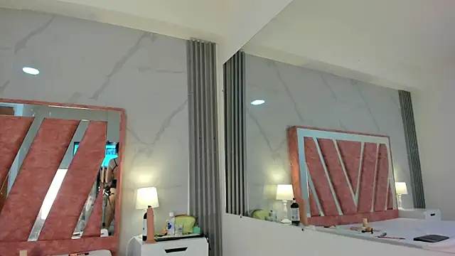 Snapshot of Megan_Sweetas chatting on October 26, 7:47 pm Megan Sweetas online show from October 26, 7:47 pm