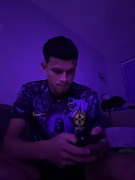 Snapshot of CHARLY-- chatting on October 31, 8:11 am CHARLY-- online show from October 31, 8:11 am