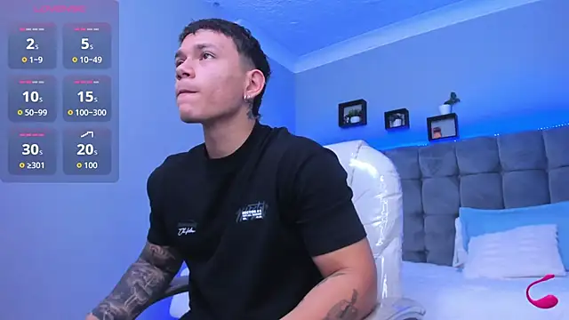 Snapshot of Thomas_moon chatting on November 25, 12:16 pm Thomas moon online show from November 25, 12:16 pm