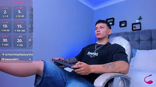 Snapshot of Thomas_moon chatting on November 22, 12:48 pm Thomas moon online show from November 22, 12:48 pm