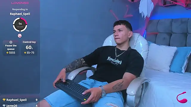 Snapshot of Thomas_moon chatting on November 1, 4:01 pm Thomas moon online show from November 1, 4:01 pm