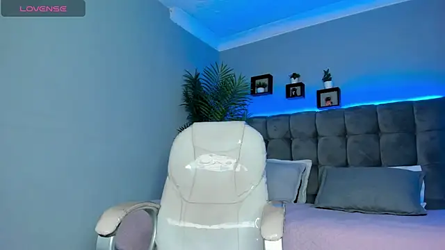 Thomas moon online show from April 15, 1:04 pm