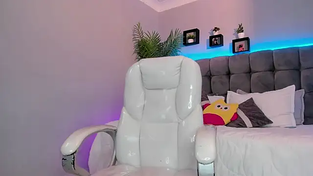 Thomas moon online show from May 11, 4:04 pm