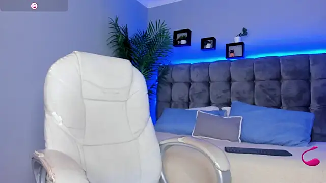 Thomas moon online show from March 14, 1:50 pm