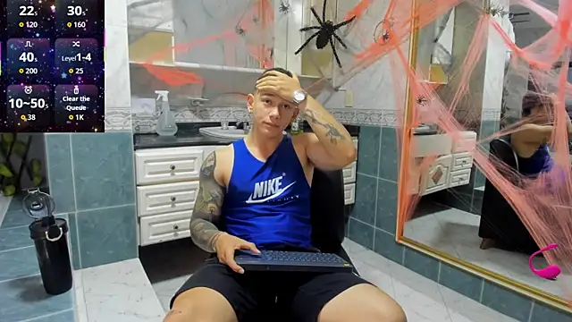 Snapshot of Thomas_moon chatting on October 9, 12:06 pm Thomas moon online show from October 9, 12:06 pm