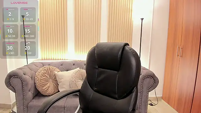 Snapshot of Karliie_kloss_ chatting on July 4, 8:46 pm Karliie kloss online show from July 4, 8:46 pm