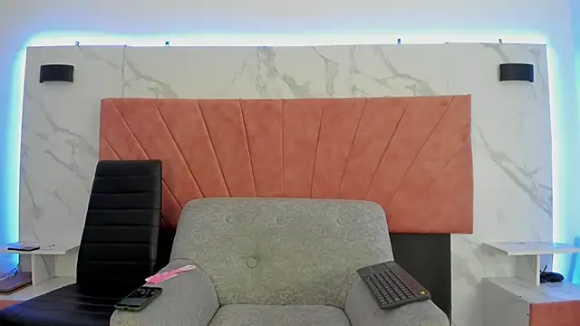 HellAndDante  online show from December 16, 5:17 pm