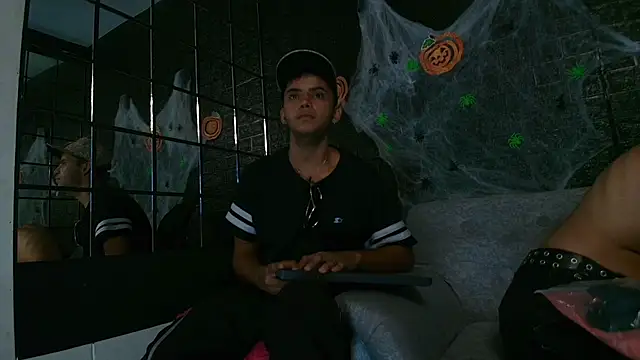 HellAndDante  online show from October 23, 11:25 pm