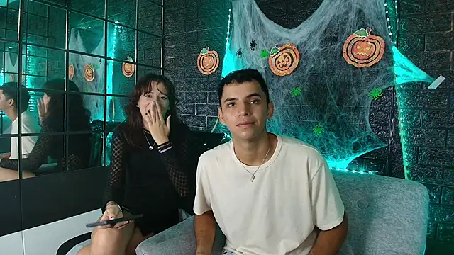 HellAndDante  online show from October 26, 12:00 am