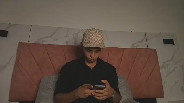 HellAndDante  online show from December 3, 9:31 am