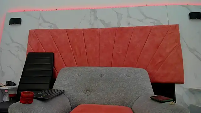 HellAndDante  online show from February 23, 8:09 pm