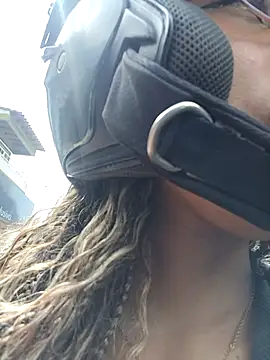 Elowen Clark online show from February 9, 6:17 pm