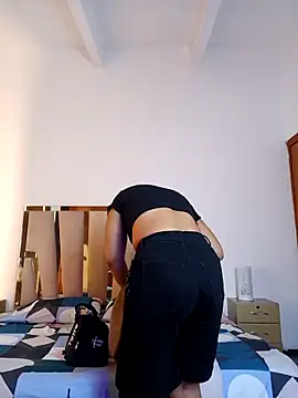 Elowen Clark online show from February 11, 7:36 pm