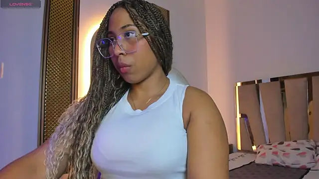 Elowen Clark online show from February 10, 7:46 pm