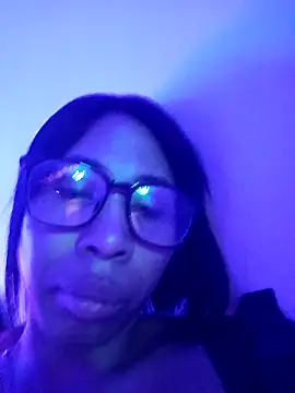 Elowen Clark online show from November 9, 4:16 am