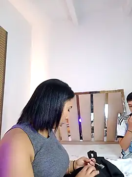 Elowen Clark online show from February 24, 6:53 pm