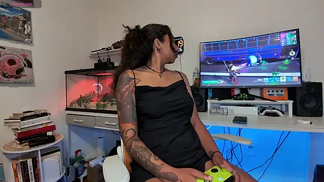 onlystrings online show from March 27, 2:20 am