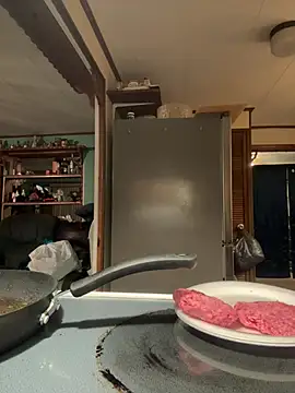 vanessraine online show from January 13, 4:05 am