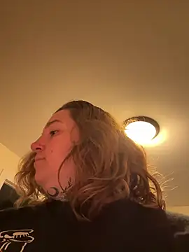 vanessraine online show from April 29, 2:49 am