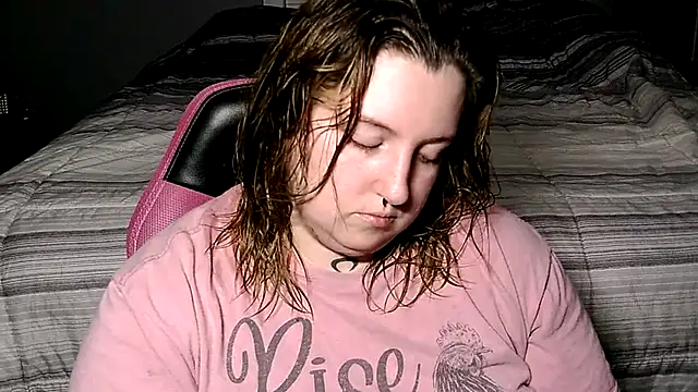 vanessraine online show from April 2, 2:19 am