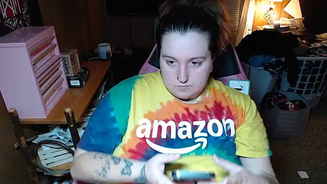 vanessraine online show from February 19, 2:41 am