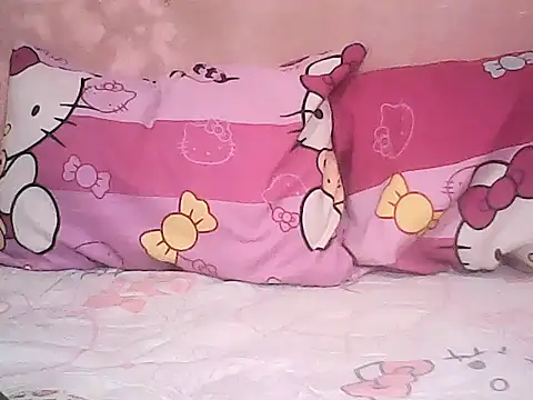 Snapshot of yummyasianxxx chatting on December 1, 9:37 pm yummyasianxxx online show from December 1, 9:37 pm