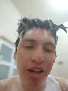 Luisgg18 online show from December 3, 3:18 am