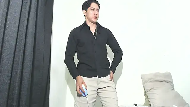 Snapshot of Penelope77 chatting on November 12, 5:11 am Penelope77 online show from November 12, 5:11 am