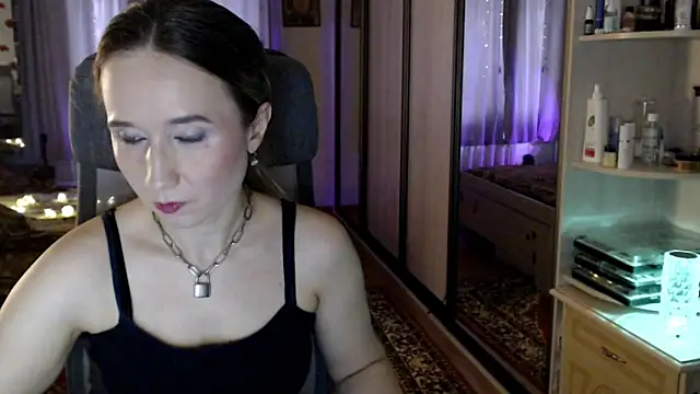 ClassyInna online show from October 31, 5:04 am