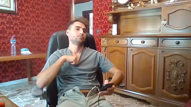 Snapshot of Torissimo92 chatting on October 17, 10:18 am Torissimo92 online show from October 17, 10:18 am