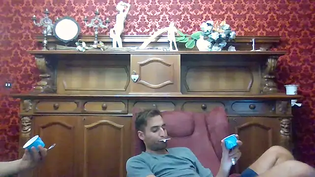 Snapshot of Torissimo92 chatting on September 16, 8:21 pm Torissimo92 online show from September 16, 8:21 pm